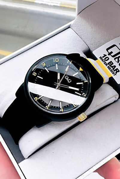 Q&Q Original Men's Wristwatch 10 Atm Water Resistant Black Color Silicone Band - Gift Bracelet Qqe2002C1