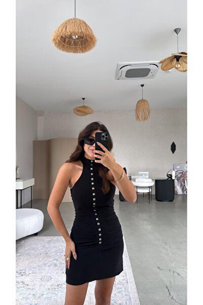 Buket Teke Siyah Drapeli Kısa Puntolu Elbise