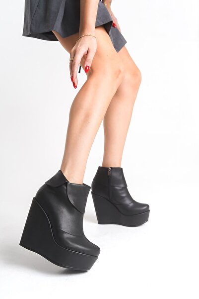 owwox club Eve ; Siyah Mat Deri Yaka Detaylı,12 cm Dolgu Topuklu Kadın Bot