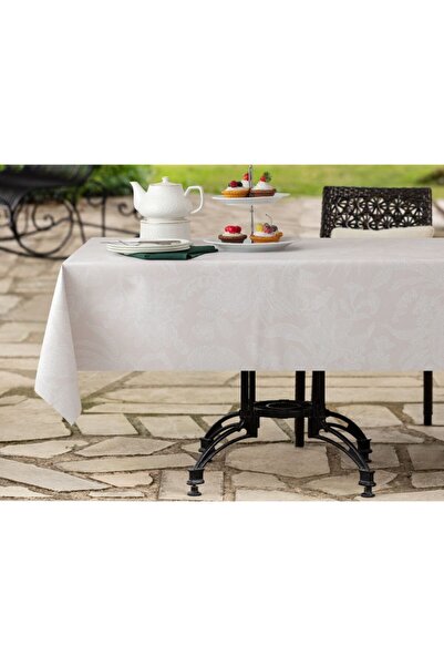 Madame Coco Elisa Table Cloth Beige White 140X140 cm