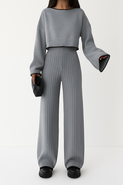 DağdevirenTkstl طقم تريكو نسائي رمادي اللون بتفاصيل راعية