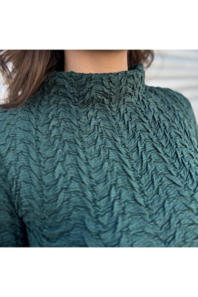 abitso Women's Twist Textured Long Sleeve Turtleneck Crop Blouse Green