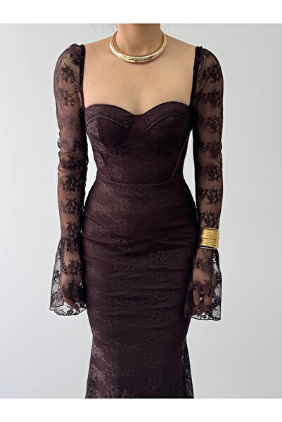 Julidress Рокля от висококачествен тюл с деколте в сърцевина, прозрачни детайли и средна дължина