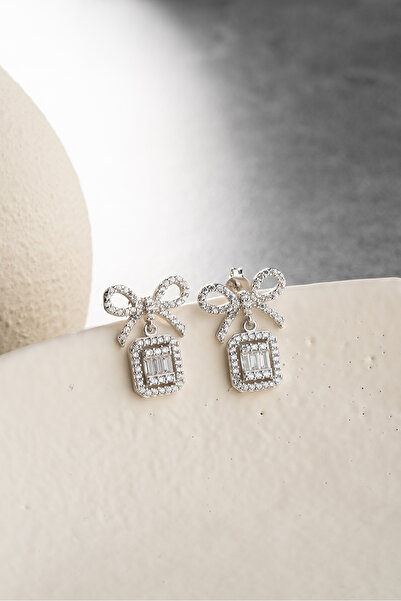 SAKLI TAKI 925 Ayarr Gümüş Fiyonklu Baget Küpe