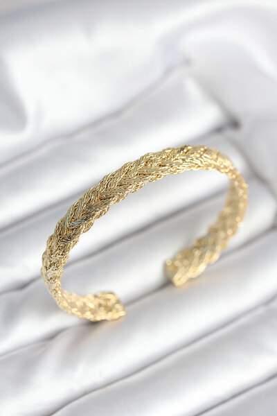 Skygo سوار نسائي ذهبي اللون من موديل إزيمي زينكير - TJ-BB8018