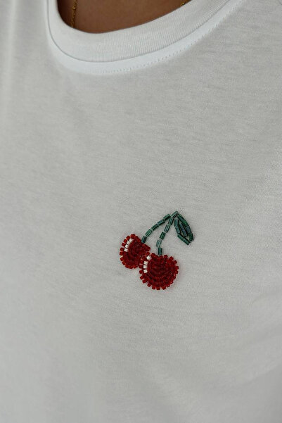 Noa Noa Γυναικείο μπλουζάκι με κεντημένο κεράσι – Απλό & διασκεδαστικό στυλ