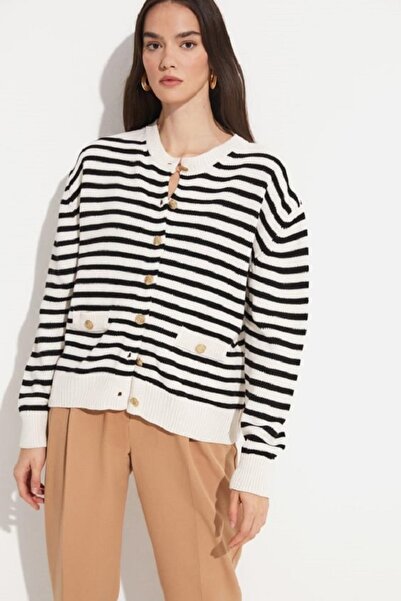Sachistanbul كارديغان بأزرار ذهبية مخططة باللون الأسود