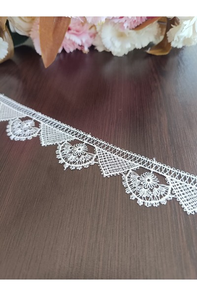 Misue Handmade Guipure French Lace, Needlework Look Guipure Lace Accessory, Cream Ribbon Embroidery Trim (1 Meter)