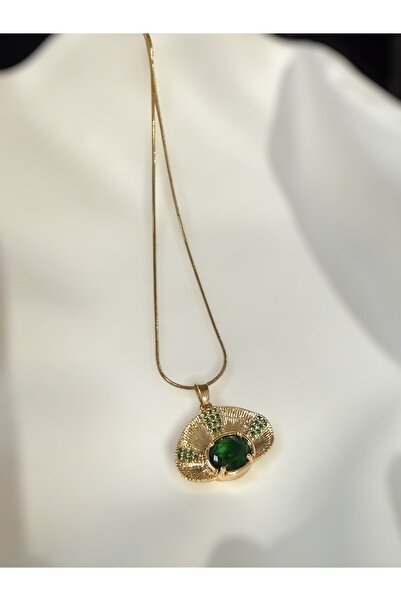 liore dünyası قلادة من الفولاذ بتصميم مروحة ذهبية اللون مع حجر أخضر زمردي