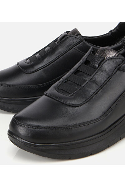 Hotiç Kadın Deri Siyah Lastik Detaylı Dolgu Topuklu Günlük Loafer