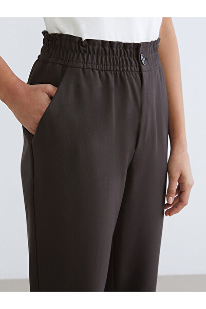 LC Waikiki Beli Lastikli Havuç Kesim Kadın Pantolon