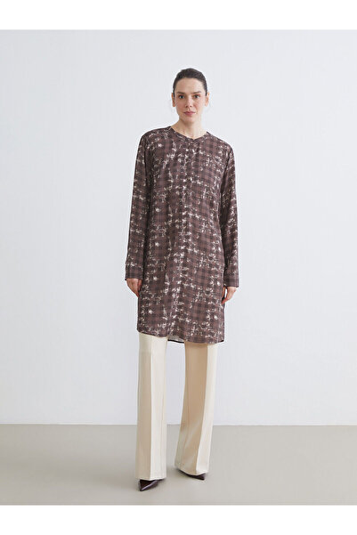 LC Waikiki تونيك نسائي بياقة دائرية ونقشة عرقية