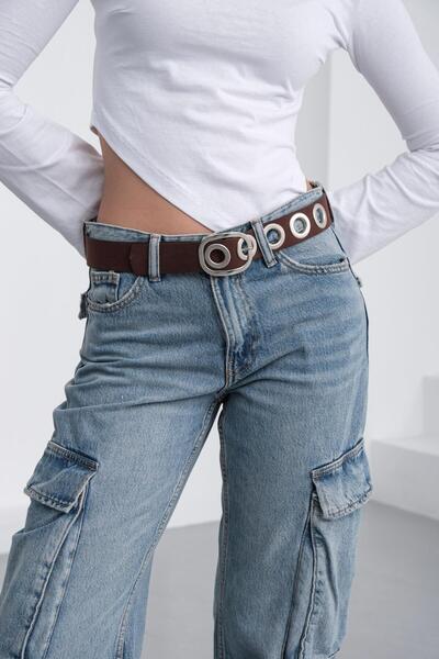 Shule Bags حزام معدني من جلد الغزال مثقوب باللون البني