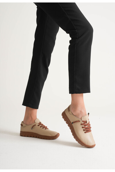 MOKKASHOES Women's Casual Leather Shoes Comfortable Fit Orthopedic Sole Pregnant Lace-Up