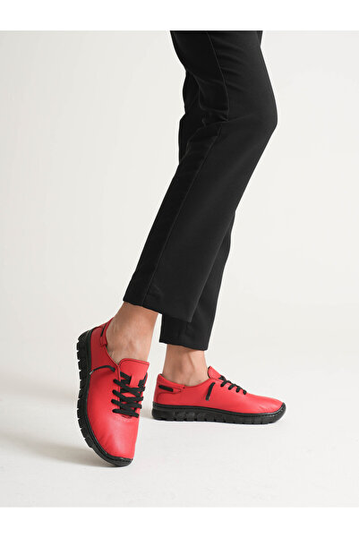 MOKKASHOES Women's Casual Leather Shoes Comfortable Fit Orthopedic Sole Pregnant Lace-Up