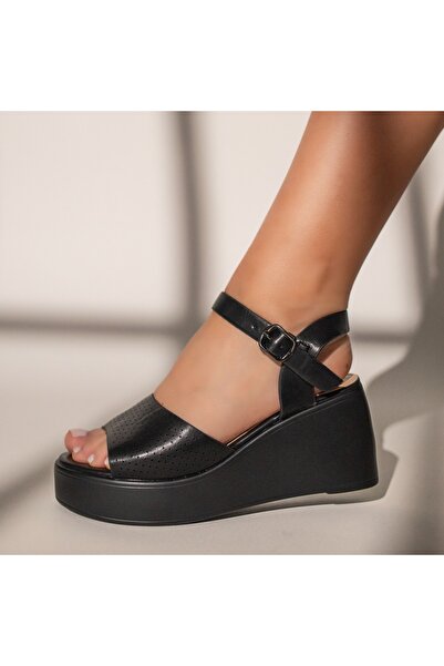 BMoD Sandale negre cu platformă și perforații pentru femei MOD11601