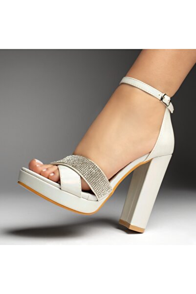 BMoD Women's white sandals with block heel and rhinestone ornaments MOD13615