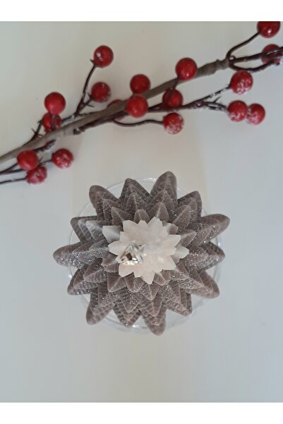 ArtINA esmaraldchic Lumanare parfumata Brad de Craciun cu zapada si clopotel, aroma de ciocolata, handmade