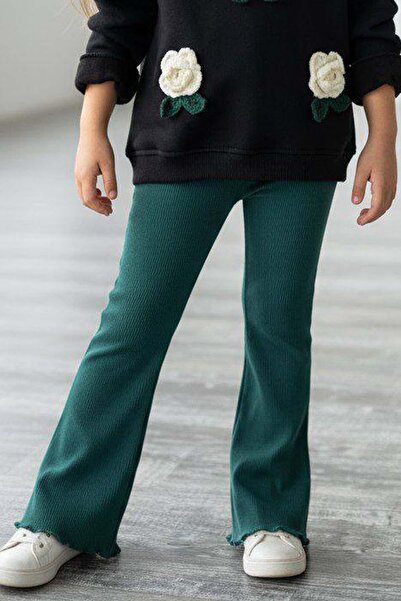 Riccotarz Girl's 3-Thread Black Sweater with Rose Figure on It, Loose-Fitting Scuba Fabric Bottom and Top Set