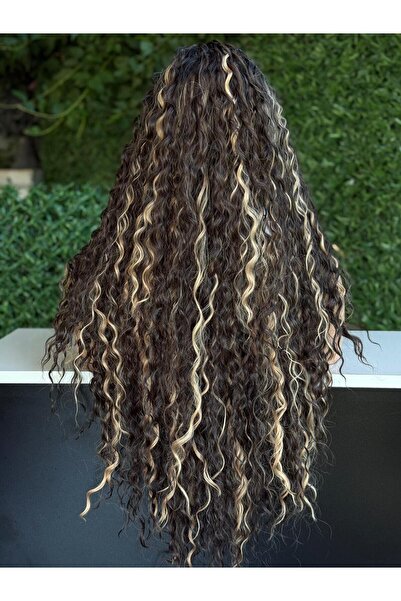 Fenomen Peruk Afro Kıvırcık Tül Peruk – Uzun Karamel Işıltılı Koyu Kahve Doğal Görünümlü Peruk