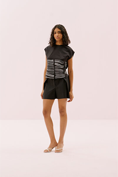 Roman Yanları Yırtmaç Detaylı Baskılı Kolsuz T-shirt Siyah Y2523810_001