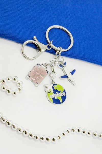 biuti Gümüş Renk Halkalı Minyatür Uçak Dünya Bavul Figürlü Anahtarlık, Hediye...