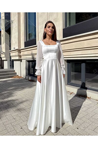 LARIETTE Long A-line wedding dress with adjustable corset and long voile sleeves