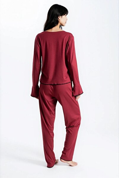 Ecrou Γυναικείο σετ πιτζάμες με μακρυμάνικο μπλουζάκι και παντελόνι με υφή πλέξη ριμπ από την Seoul