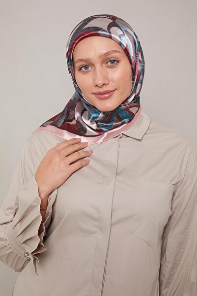 Levidor Pink flower pattern crystal scarf