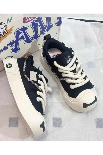 1way black sneakers