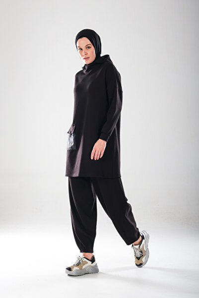 Plistre 2286_Women's Hooded Pocketed Bell-Bottomed D-Buckle 2-Piece Set – Hijab Sportswear with Pencil Harem Pants