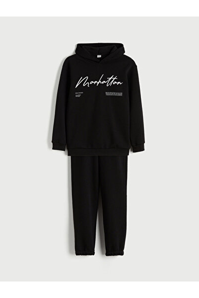 LC Waikiki طقم رياضي للأولاد من فيجن نيو سيزون بغطاء للرأس