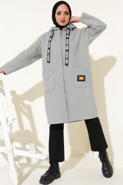 VıoShıne Kadın Kapüşonlu Arma Detaylı Buklet Ceket