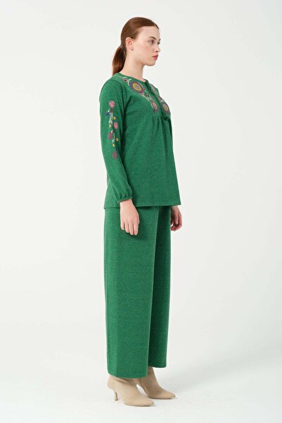 Hatun Atila Hatunatila Hera Fabric Front and Sleeves Are Authentic Embroidered Tassel Detailed Double Suit 7665 Emerald Green
