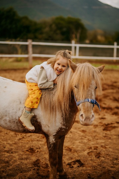 Kirazkids PETİT PARİS ELMA NAKIŞLI PELUŞ KREM YELEK