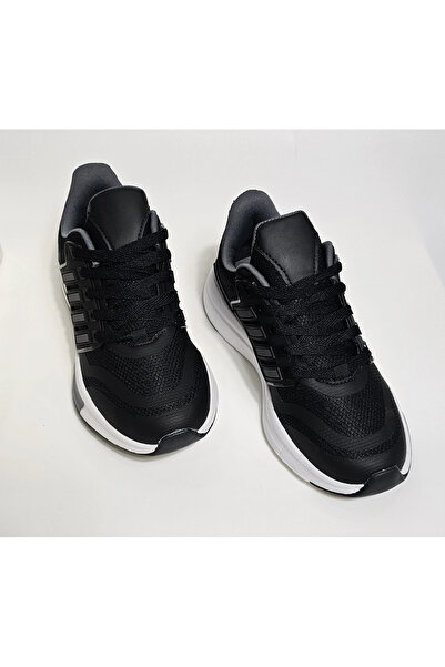 1way Stylish sneakers with a modern and comfortable style.