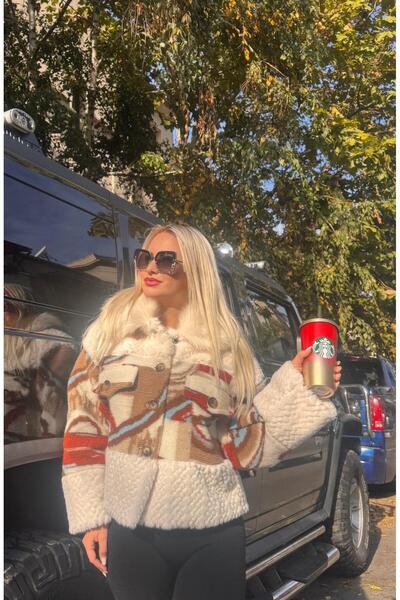 AndraRose Styles Short coat - Bella Luna