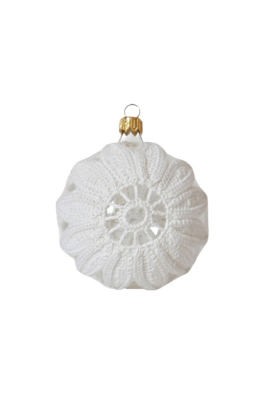 Eom Christmas bauble dressed in white lace, handmade (snowflake)