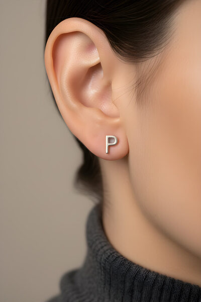 So CHIC... P Harfi 18 Ayar Beyaz Altın Kaplama Gümüş Tek Küpe