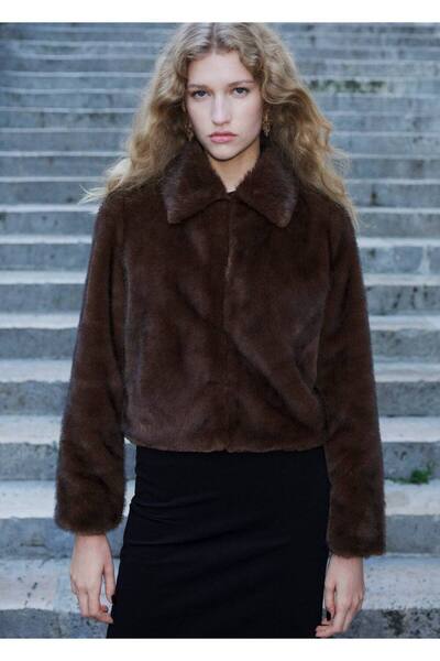 MANGO Woman Klapa detaylı kürk görünümlü ceket