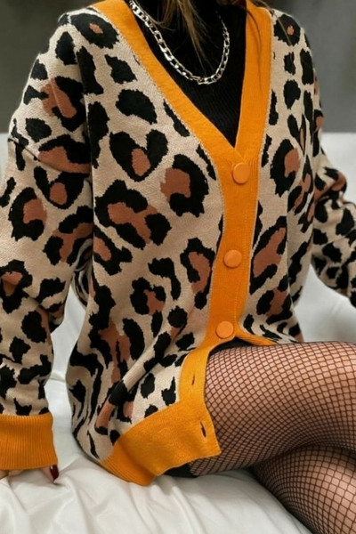 Qaju Women's Oversized Knitwear Cardigan - Leopard Pattern