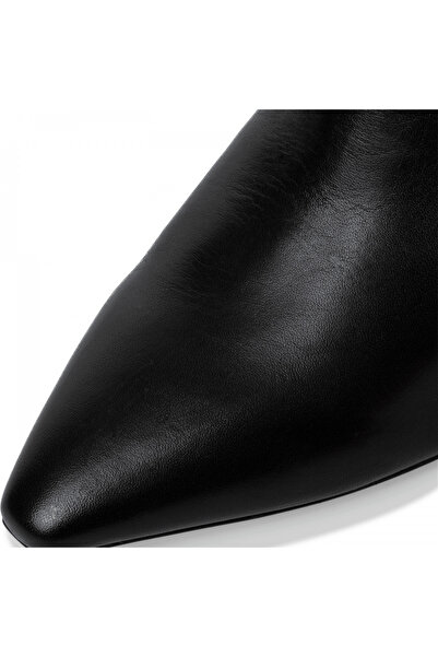 Tamaris Black leather ankle boots with green sole