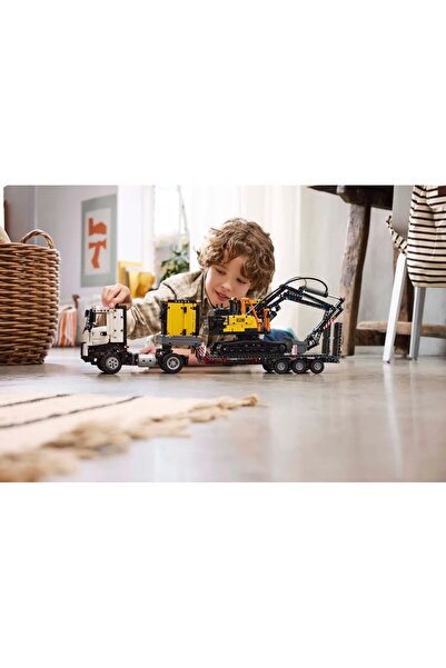 Other LEGO Technic 42175 Volvo FMX Truck and EC230 Electric Excavator