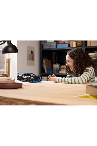 Other LEGO Technic 42176 Porsche GT4 e-Performance Race Car