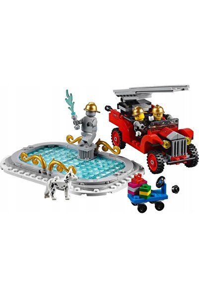 Other LEGO CITY CREATOR 10263 WINTER FIRE STATION