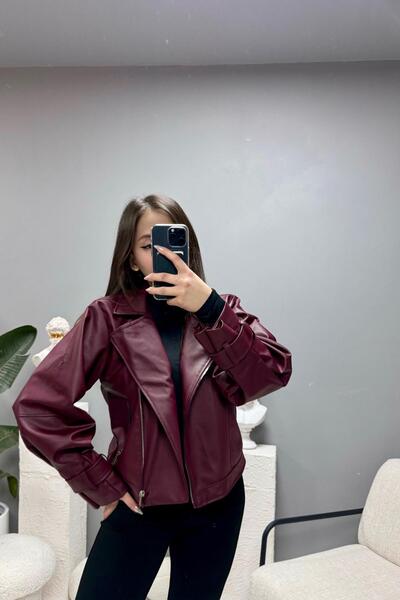 Jaglion Velisse Жіноча чорна шкіряна куртка з балонними рукавами