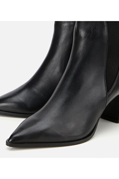 Hotiç Kadın Deri Siyah Sivri Burunlu Streç Detaylı Bilekte Topuklu Bot