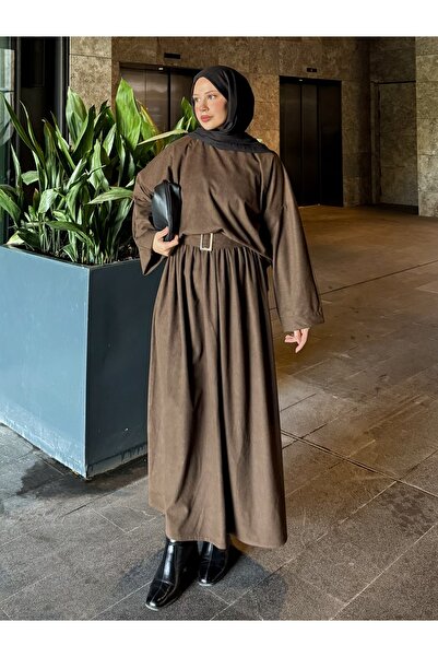 Moda Lippa Costum cu fustă din catifea maro pentru femei