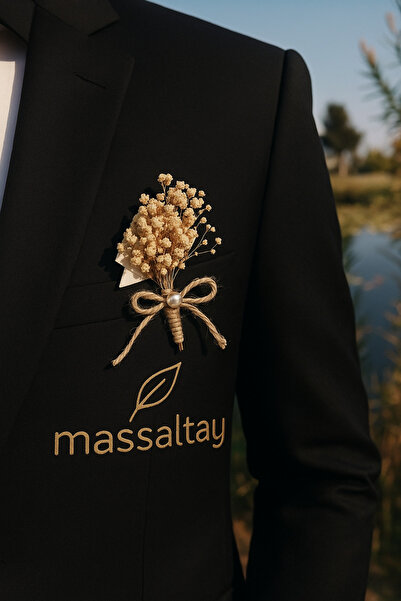 Massaltay Krem Cipsolu Fiyonk Yaka Çiçeği – İncili Damat ve Nikah Aksesuarı