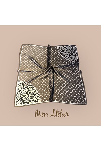 Mevi Atelier وشاح بني منقوش بنقشة الفهد 70 × 70